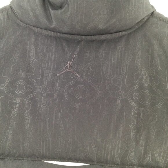 NIKE Men's Puffer Vest Black Nike Puffer V… - Picture 8 of 16